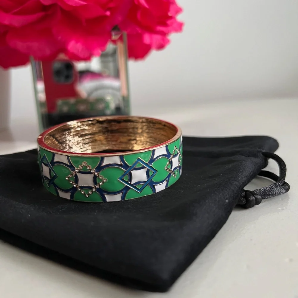 Bracelets - Picture 6 of 7